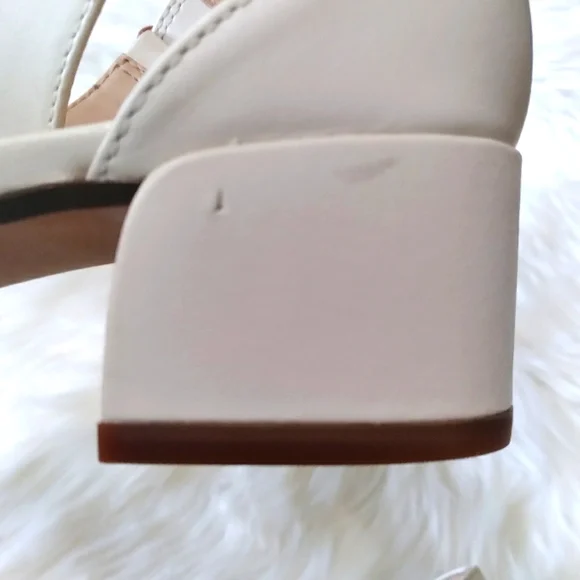 Clarks Women's Caroleigh Anya Ankle Strap Heeled Sandals Sz 9M - Picture 9 of 12